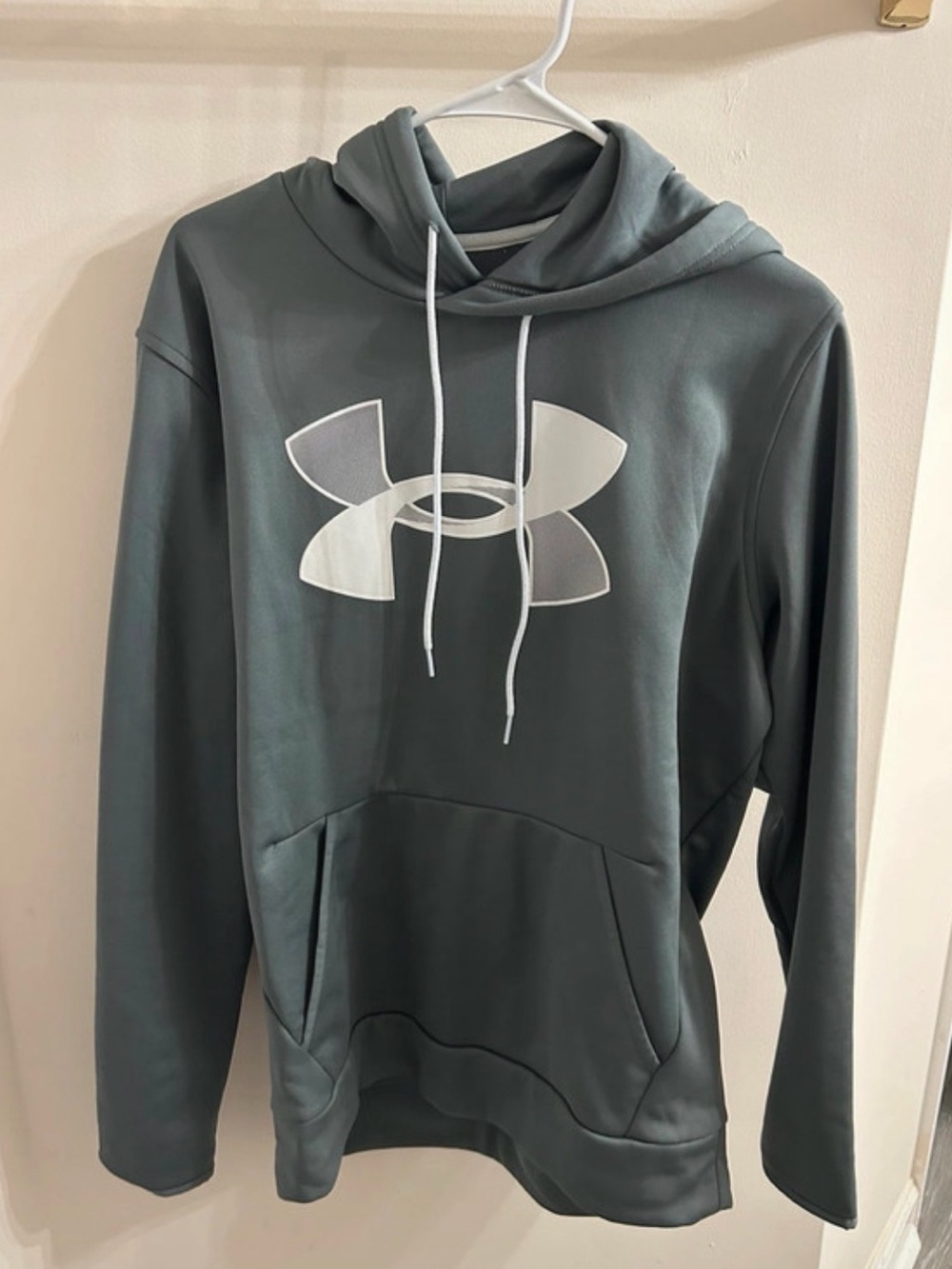Under Armour Men's Hooded Sweatshirt in Slate Gray Size M